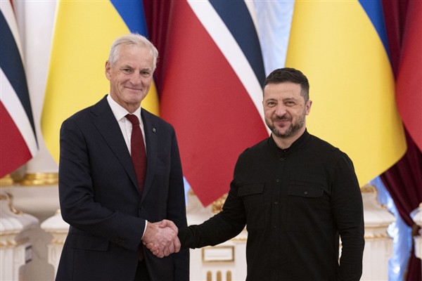 Zelenski, Norveç Başbakanı Store ile görüştü