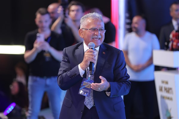 Büyükkılıç, AK Parti Kayseri Genişletilmiş İl Danışma Meclisi Toplantısı’na katıldı