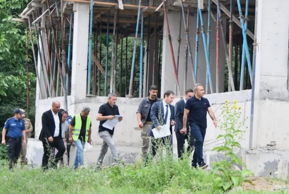 Posof’ta Gençlik Merkezi inşaatı yerinde incelendi