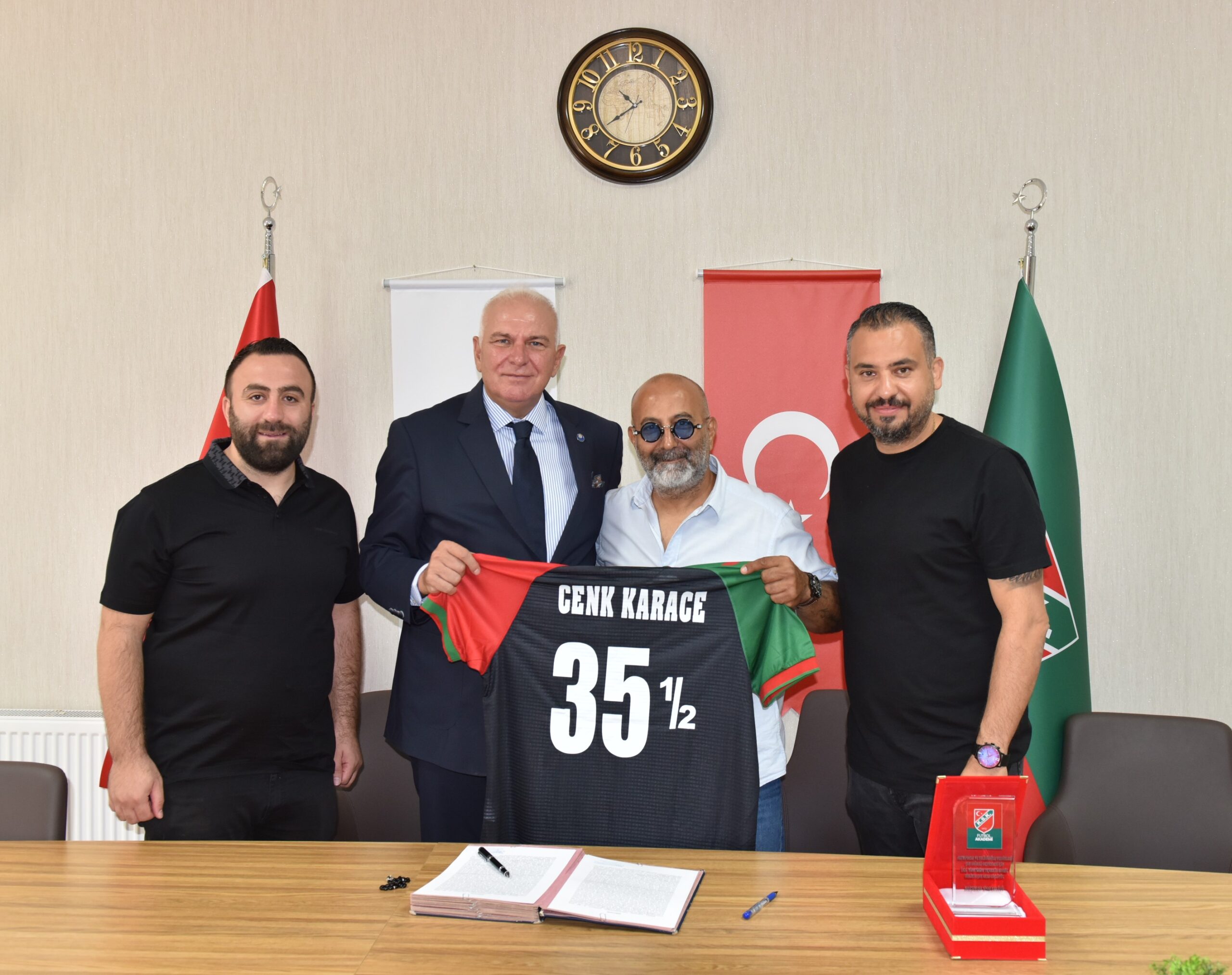 TOLKAR SMARTEX’TEN KARŞIYAKA GENÇLERİNE BÜYÜK DESTEK