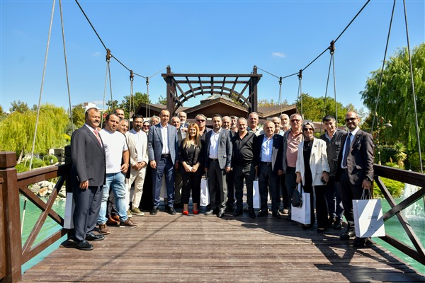 Beyoğlu’nun muhtarları Esenyurt’ta hayata geçirilen projeleri gezdi