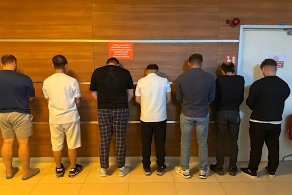 Yerlikaya: Şehidimizin ailesini dolandıran şüpheliler yakalandı