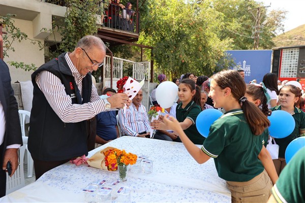 Başkan Yapar, Yaylacık Mahallesi’nde çocuklarla buluştu