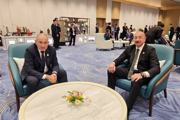 Aliyev ve Paşinyan, Şanghay İşbirliği Örgütü Zirvesi kapsamında bir araya geldi