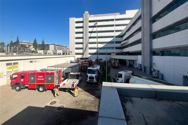 İzmir İtfaiyesi, Torbalı’daki hastane yangınını kontrol altına aldı