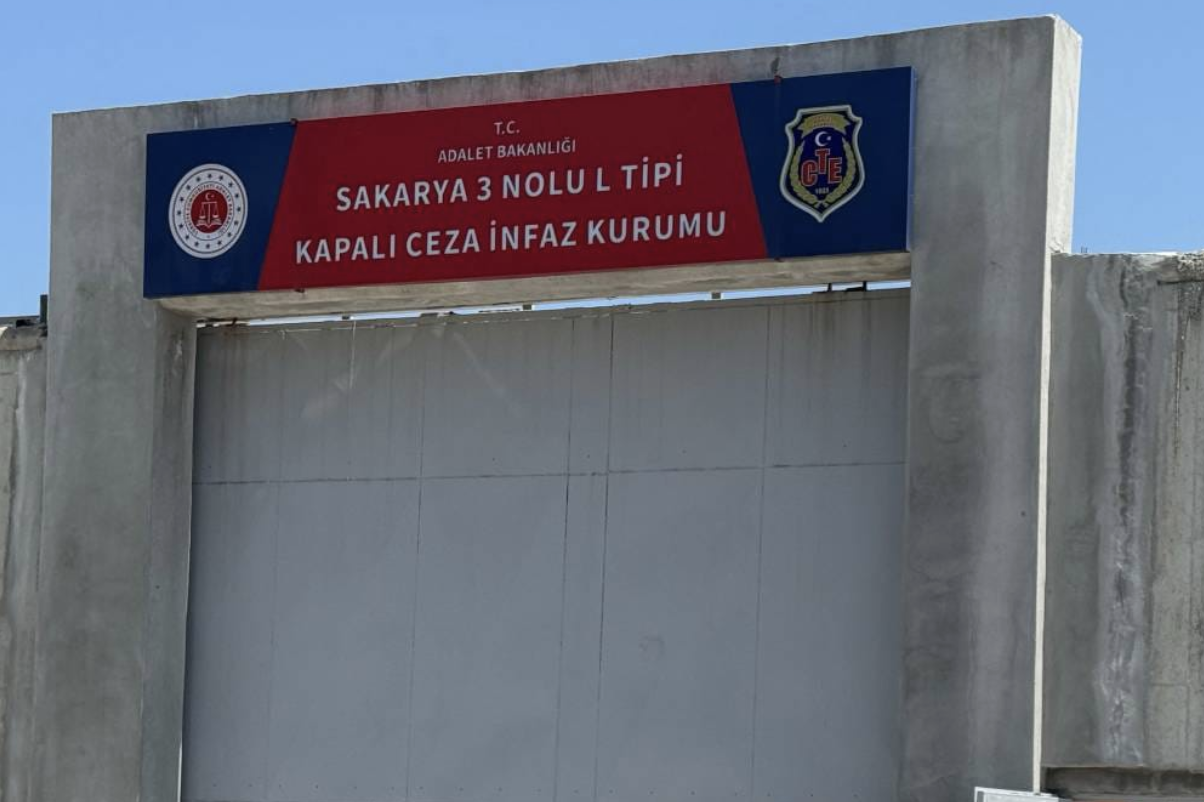 Sakarya’da 3 aranan şahıs yakalandı