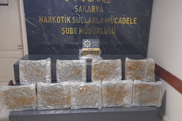 Akyazı’da uyuşturucu operasyonu