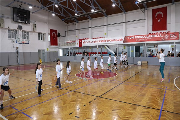 Büyükşehir’in yaz spor okullarına 14 farklı branşta 670 öğrenci katıldı