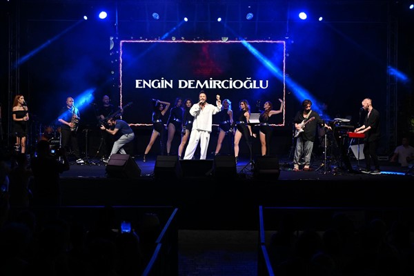 Kepez’in 2. Uluslararası Kültür Festivali, Engin Demircioğlu konseriyle final yaptı