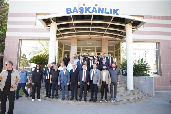 Özdağ, parti heyeti ile Seyhan Belediye Başkan Yardımcıları’nı ziyaret etti