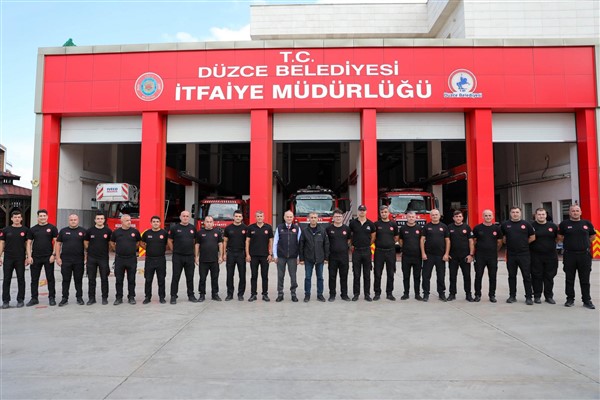 Bakan Özlü, İtfaiye Müdürlüğünü ziyaret etti