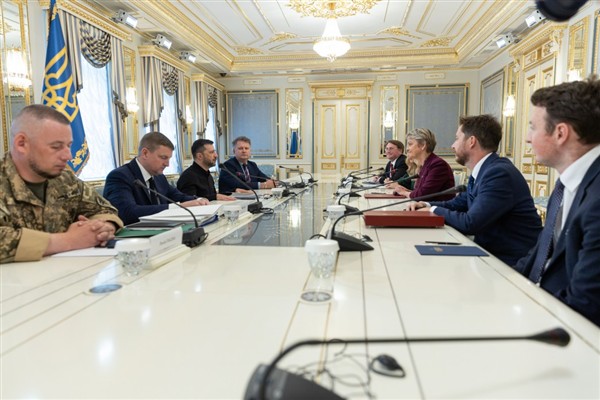 Zelenski, İngiltere Dışişleri Bakanı Cooper ile görüştü