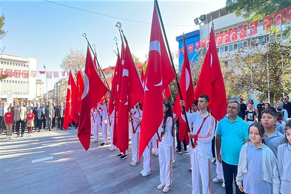 Karaman yeni eğitim-öğretim yılını kutlamayla karşıladı