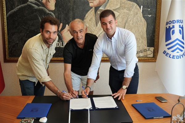 Bodrum’da sokak hayvanlarının sahiplendirilmesine ilişkin protokol imzalandı