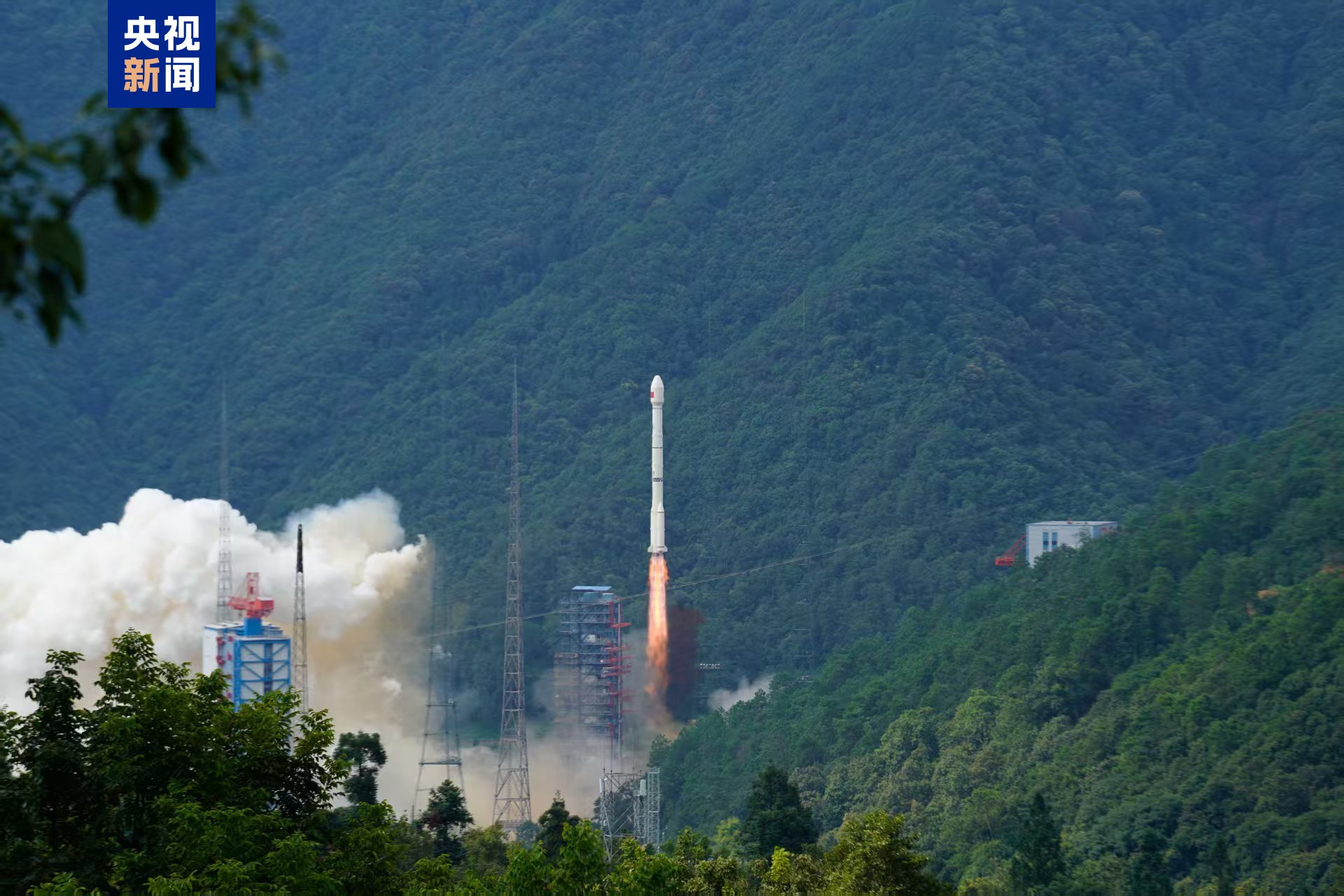 Çin, Shiyan-29 uydusunu başarıyla fırlattı