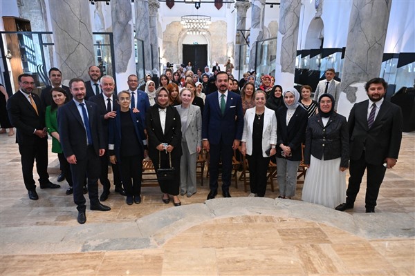 Zorlu, “Türkiye Yüzyılı Buluşmaları” programı için Isparta’ya gitti