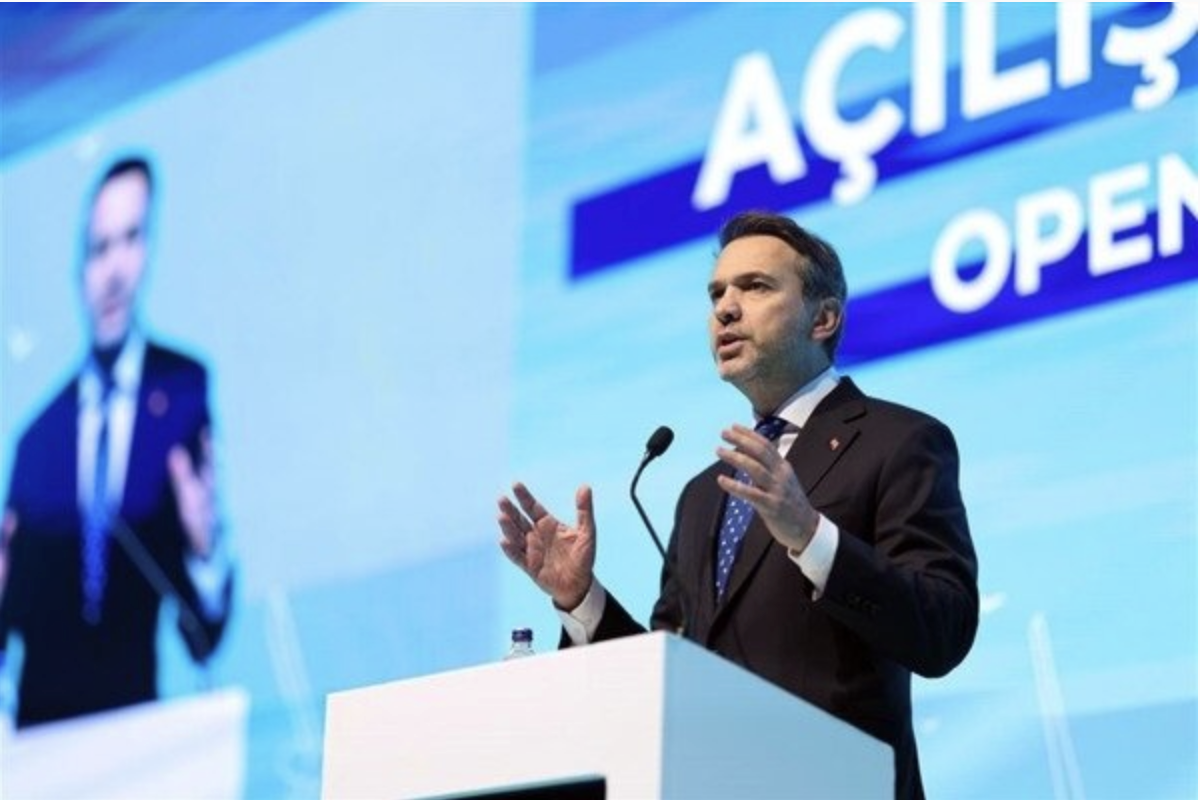 Bayraktar: Rüzgar ve güneşte 2035 hedefimiz 120 bin megavat