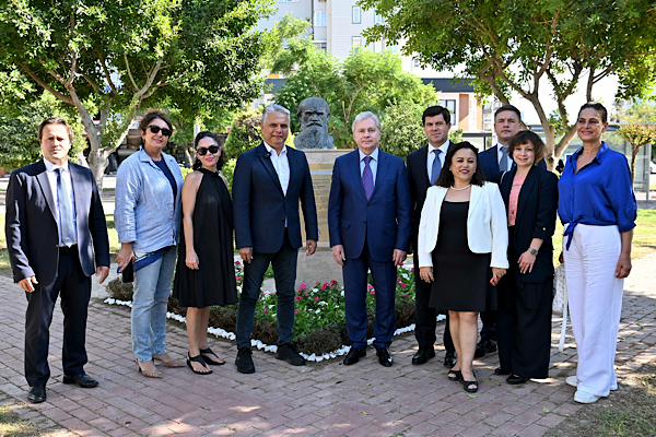 Moskova Hükümet Bakanı Çeremin’den Dostluk Parkı’na ziyaret