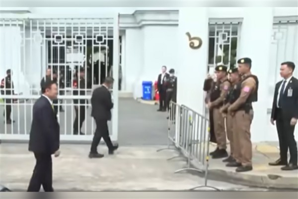 Tayland eski başbakanı  bir yıl hapis cezasına çarptırıldı