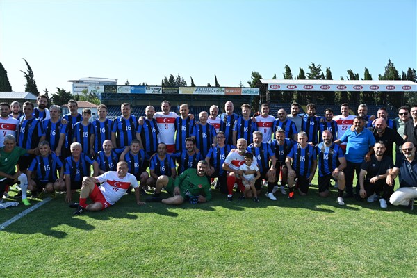 Karacabey’de dostluk maçı düzenlendi