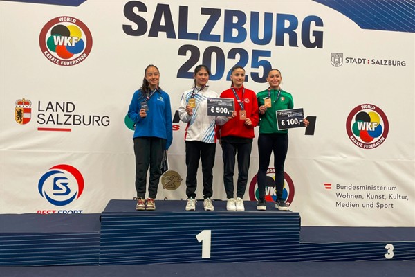 Milli karateci Müşerref Özdemir’den gümüş madalya