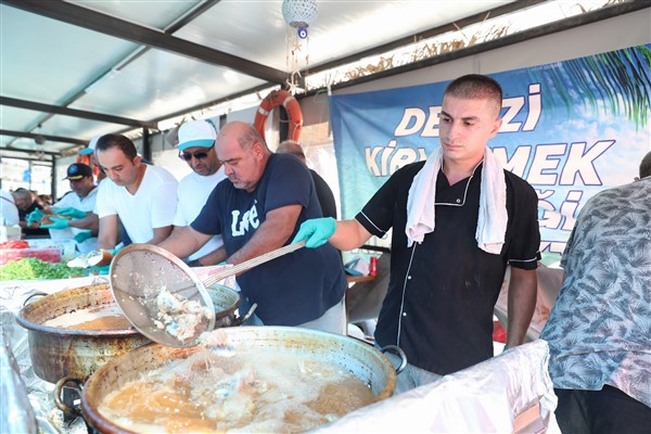 Aliağa’da balık sezonu açıldı