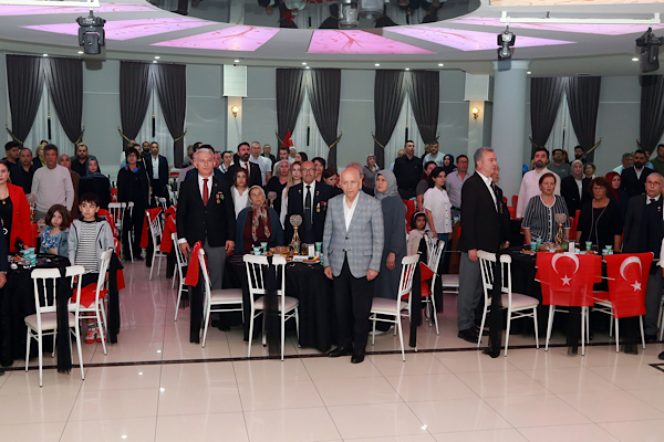 Yenimahalle’de Gaziler Günü yemeği