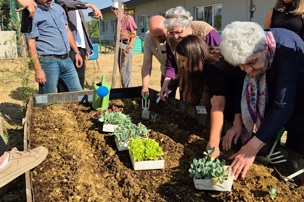 Nilüfer’de Alzheimer Farkındalığına fidelerle destek