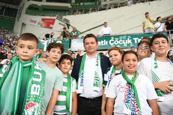 Başkan Aydın, çocukları Bursaspor maçına götürdü