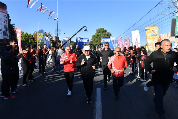 5’inci Uluslararası Kayseri Yarı Maratonu düzenlendi