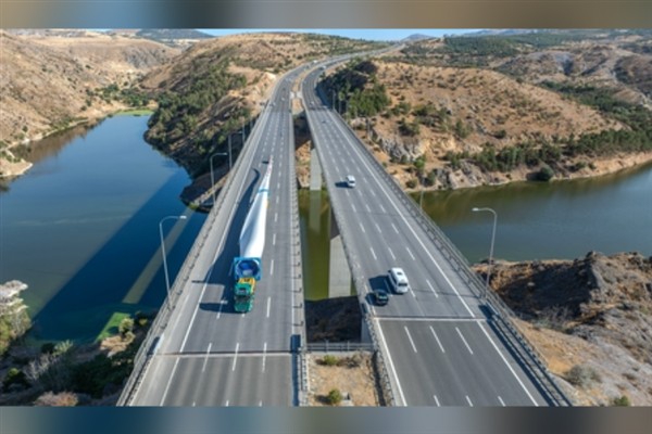 Hareket, Türkiye’nin en uzun rüzgar türbini kanatlarını taşıdı