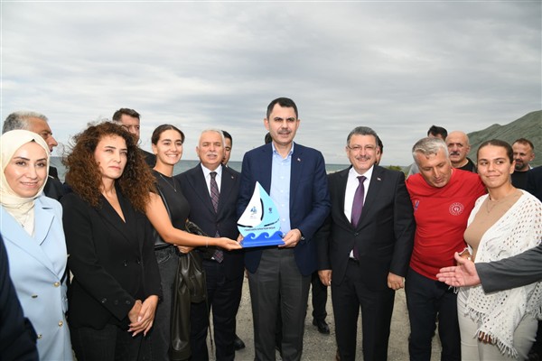 Bakan Kurum: Trabzon’a aşkla hizmet etmeye gayret göstereceğiz