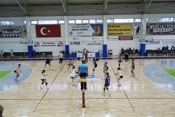 Çorlu Cup Kadınlar Voleybol Turnuvası sona erdi