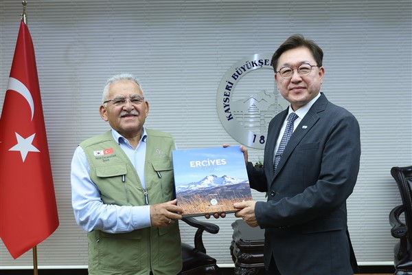 Kayseri’de Güney Kore heyeti Başkan Büyükkılıç’ı ziyaret etti