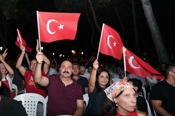 Başkan Kotan milli heyecanı vatandaşlarla yaşadı
