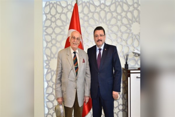 Başkan Genç’ten eski Belediye Başkanı Hasan Melek için taziye mesajı