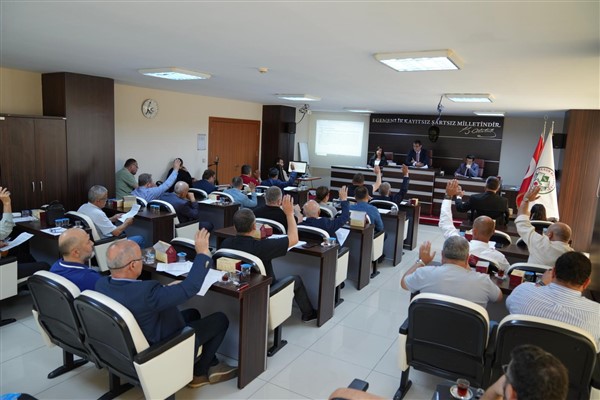 Giresun Belediye Meclisi, bir aylık aranın ardından toplandı