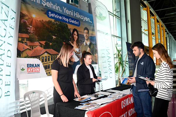 Osmangazi’den üniversite öğrencilerine bilgilendirme standı