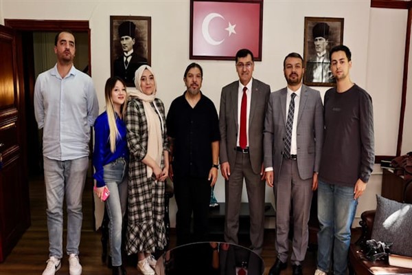 Başkan Kahveci, Dumlupınar Gazetesi ekibini ziyaret etti