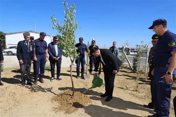 Gökçeada’da Gaziler Günü’nde fidanlar toprakla buluşturuldu