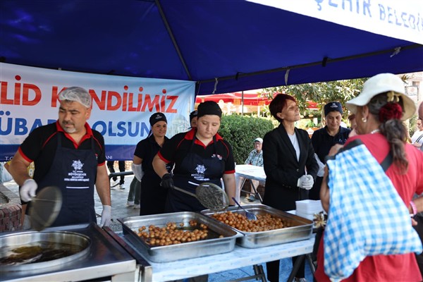 Aydın’da Mevlid Kandili dolayısıyla lokma dağıtıldı