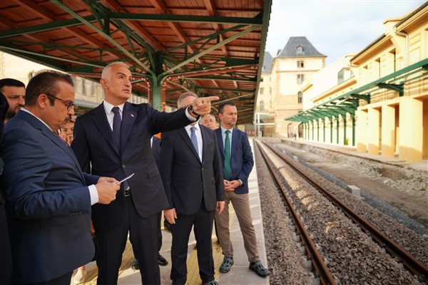 Ersoy: Haydarpaşa Garı, tren taşımacılığı sürerken kültürün ve sanatın da merkezi olacak