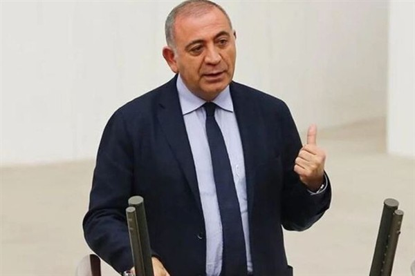 Tekin: İhraç kararlarıyla bizi susturamazsınız