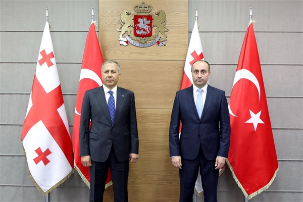 Bakan Yerlikaya, Gürcistan İçişleri Bakanı Geladze ve heyetiyle bir araya geldi