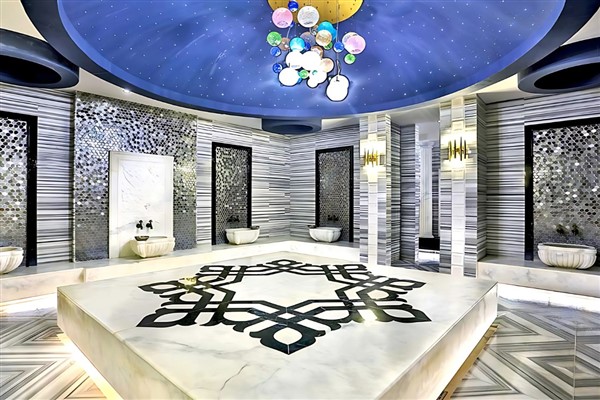 Alanya’nın en gözde otellerinden Long Beach Resort Hotel’e Efesus Stone dokunuşu