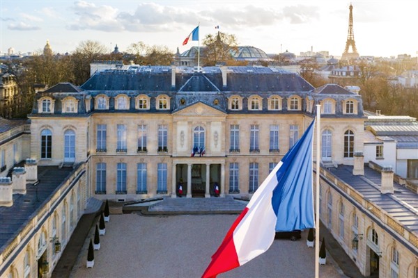 Macron, Lecornu’yu yeni başbakan olarak atadı