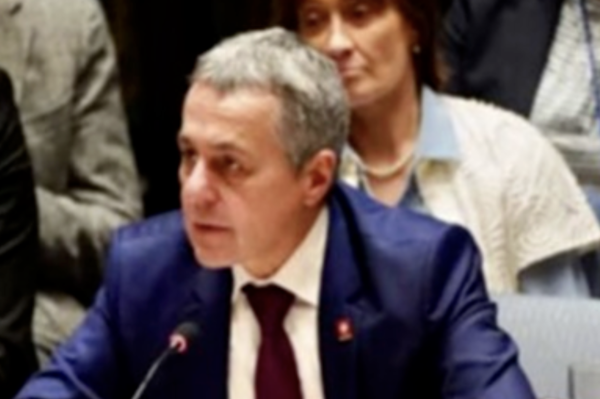 Cassis, Holownia ile görüştü