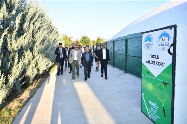 Başkan Büyükkılıç’tan balon tenis kortlarına ziyaret