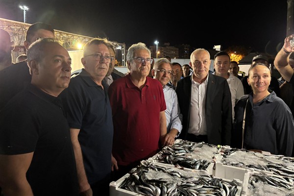 Balıkesir’de balık sezonu ilk mezatla açıldı