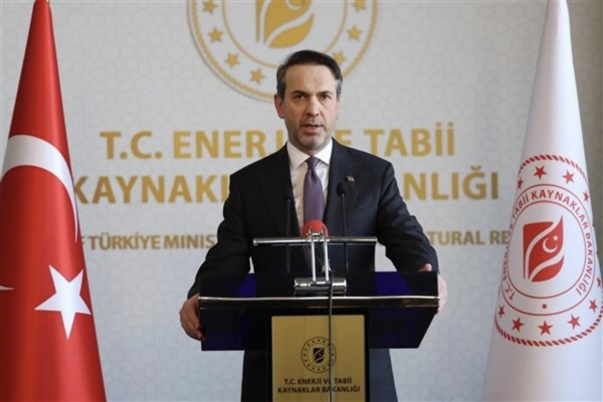 Bayraktar: Filomuza kattığımız ilk sondaj gemimiz Mersin Taşucu’na ulaştı